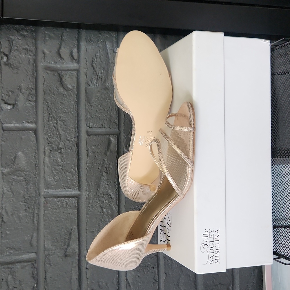 Belle Badgley Mischka Kitten Heels